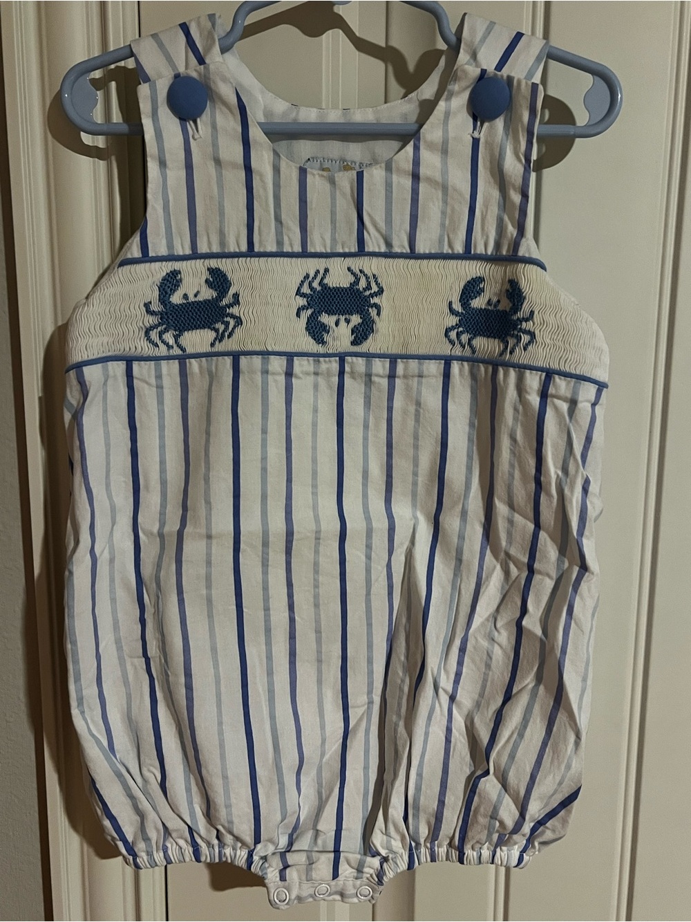 Busy Bee Smocks smocked crab bubble